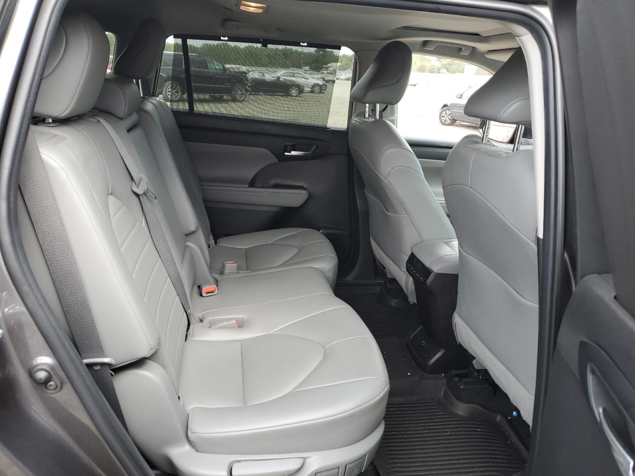 2022 TOYOTA HIGHLANDER XLE VIN:5TDHZRBH4NS217040