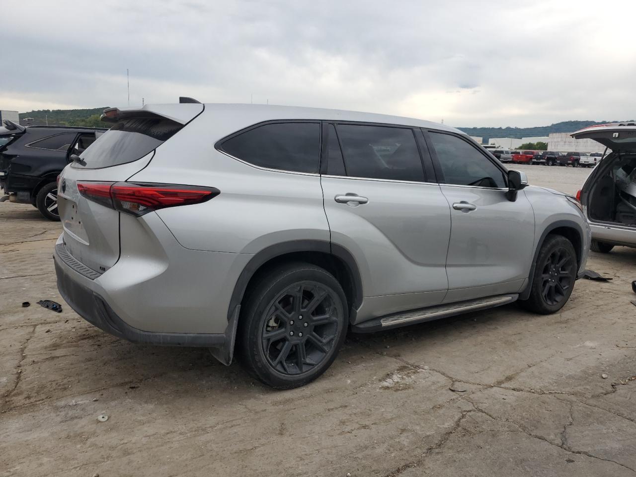 2022 TOYOTA HIGHLANDER L VIN:5TDZZRAH2NS557227