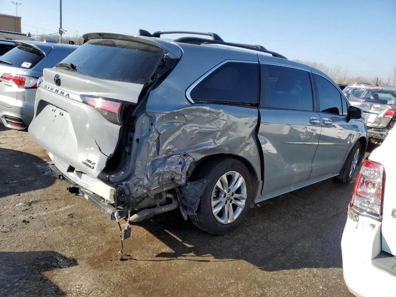 2022 TOYOTA SIENNA XLE VIN:5TDASKFC5NS047766