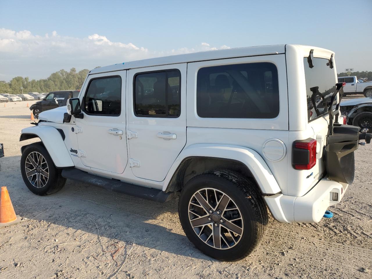 2022 JEEP WRANGLER UNLIMITED SAHARA 4XE VIN:1C4JJXP60NW172103