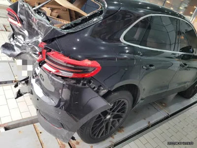 2017 Porsche Macan VIN: