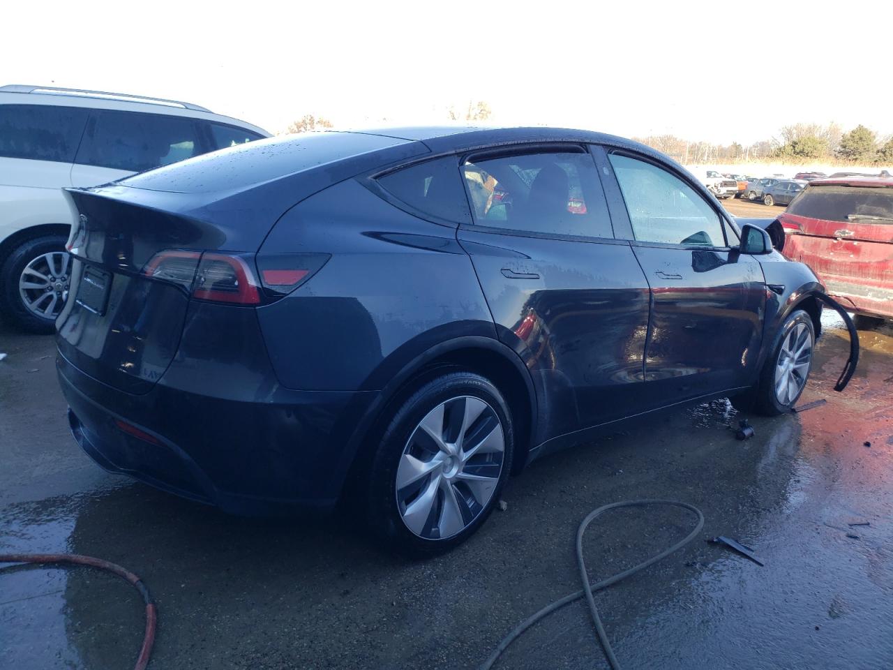 2024 TESLA MODEL Y  VIN:7SAYGDED3RF051964
