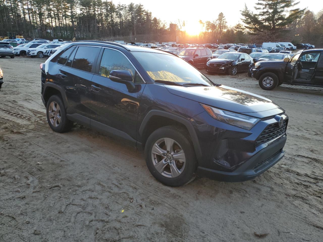 2022 TOYOTA RAV4 XLE VIN:2T3P1RFV0NW274532