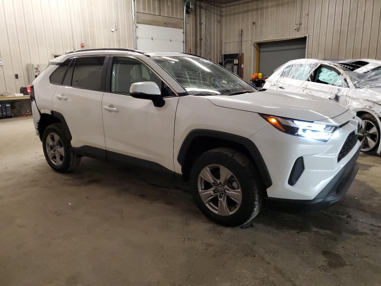 2022 TOYOTA RAV4 XLE VIN:2T3W1RFV9NC208428