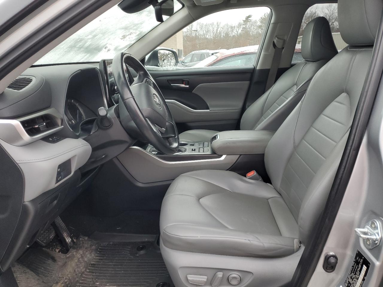 2022 TOYOTA HIGHLANDER XLE VIN:5TDGZRBH6NS195005