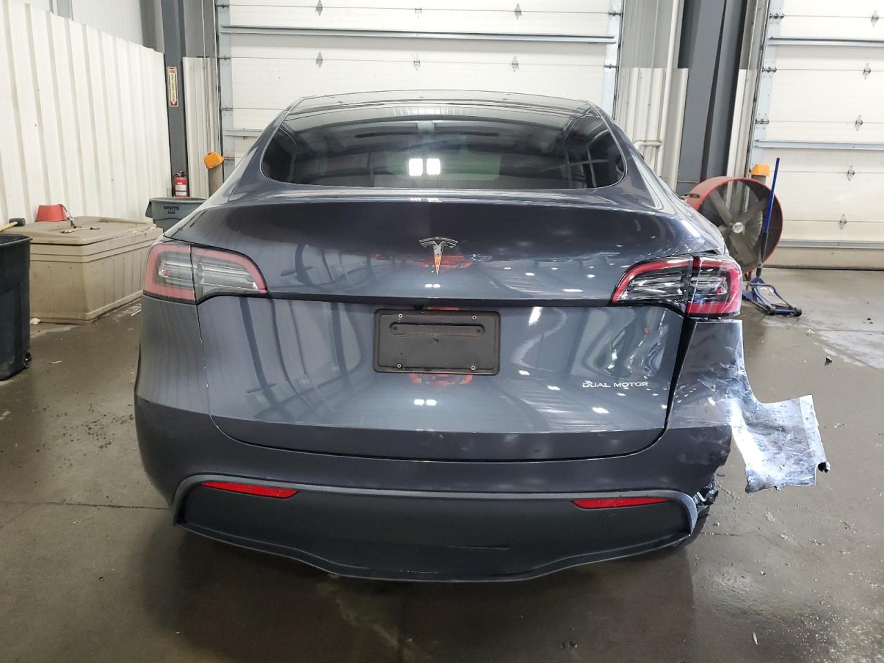 2023 TESLA MODEL Y  VIN:7SAYGDEE5PA067070