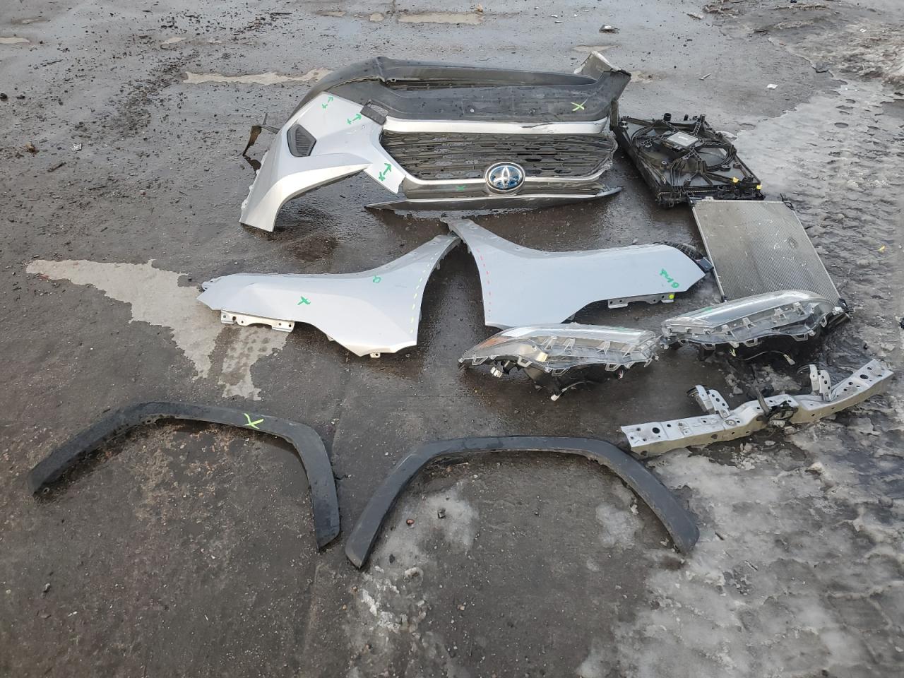 2022 TOYOTA RAV4 XLE VIN:JTMRWRFV1ND141219