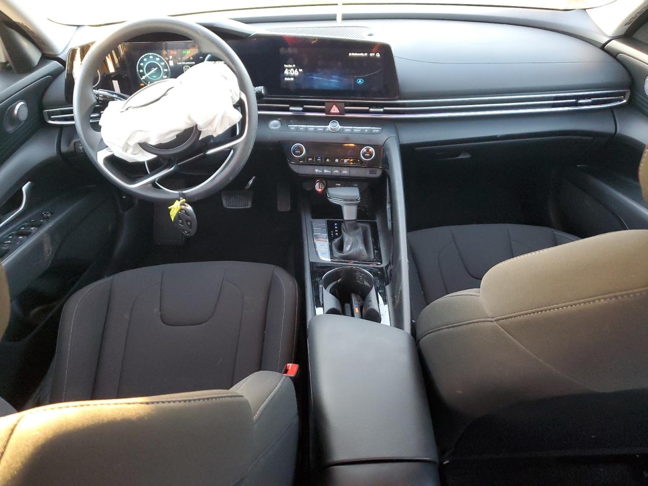 2024 HYUNDAI ELANTRA BLUE VIN:KMHLM4DJ3RU104575