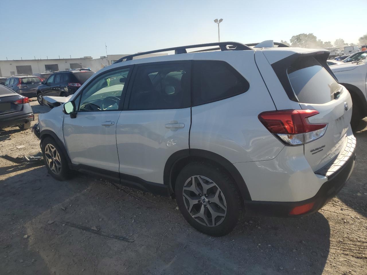 2022 SUBARU FORESTER PREMIUM VIN:JF2SKAEC6NH481670