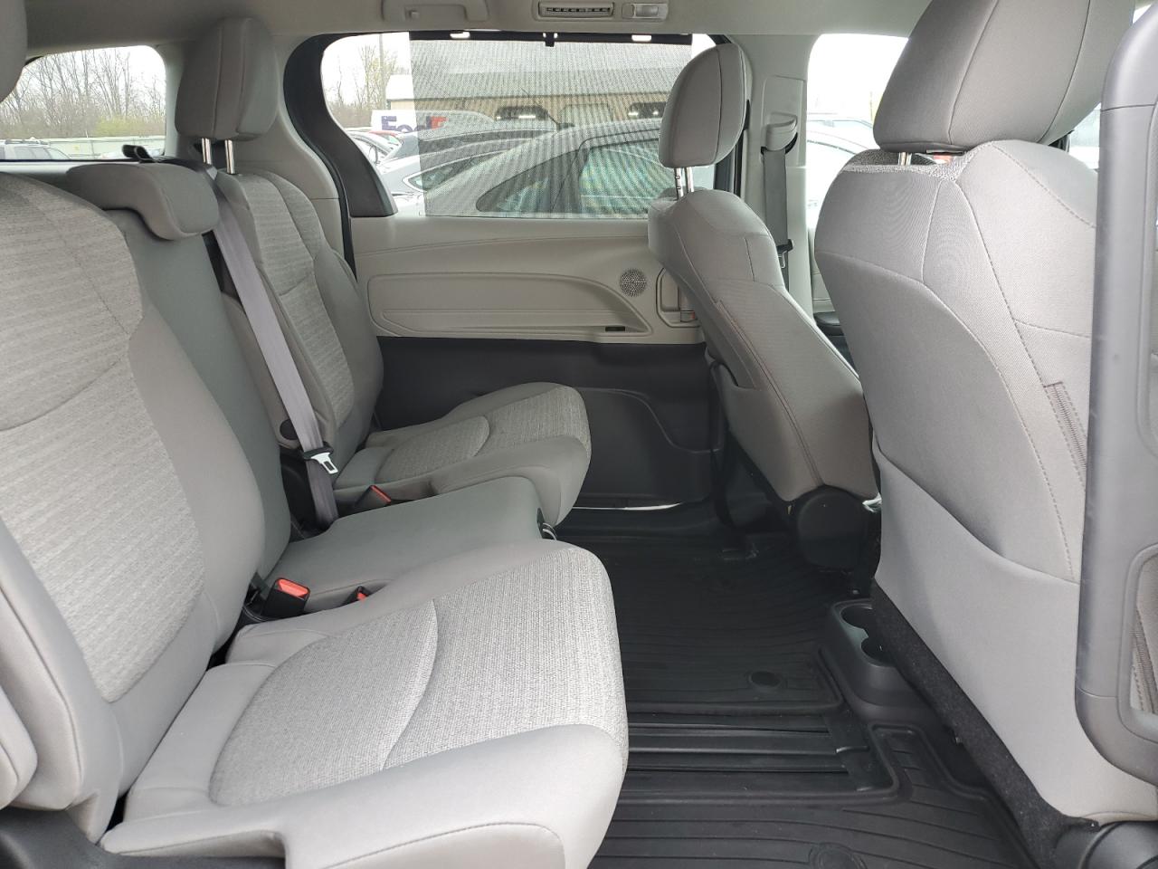 2022 TOYOTA SIENNA LE VIN:5TDKRKEC2NS100148