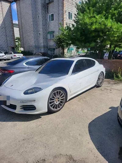 2015 Porsche Panamera NONE VIN: