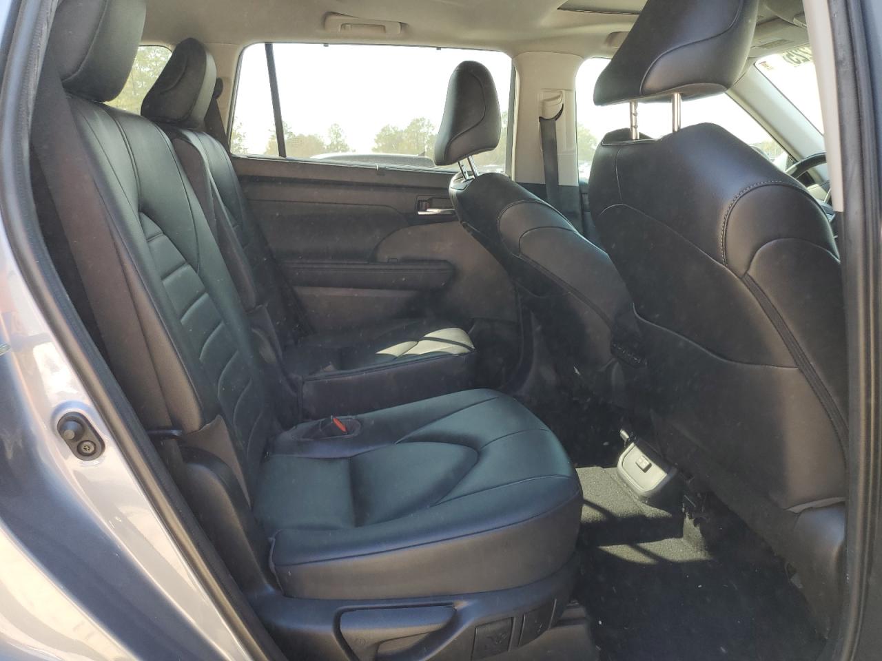 2022 TOYOTA HIGHLANDER XLE VIN:5TDGZRAH8NS128309