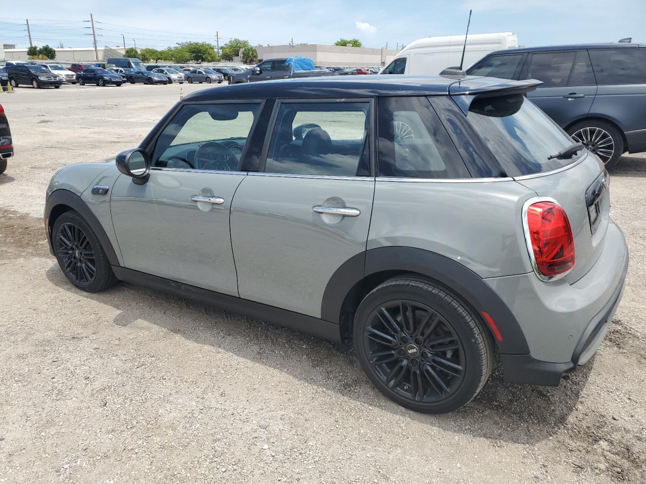 2022 MINI COOPER S VIN:WMW53DK07N2S29883