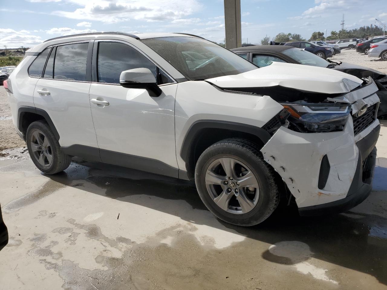 2022 TOYOTA RAV4 XLE VIN:2T3W1RFV9NC190366
