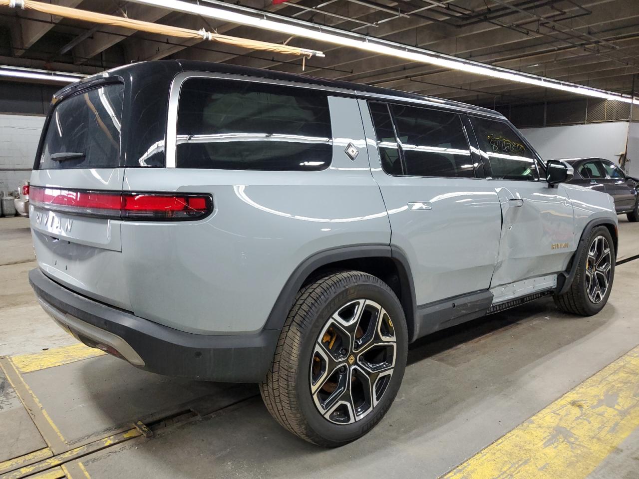 2023 RIVIAN R1S LAUNCH EDITION VIN:7PDSGABL5PN007792