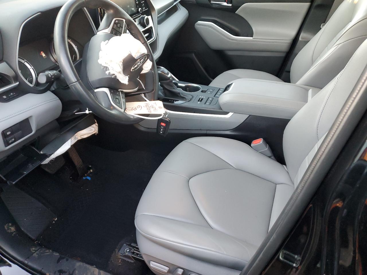 2022 TOYOTA HIGHLANDER XLE VIN:5TDGZRBH5NS176851
