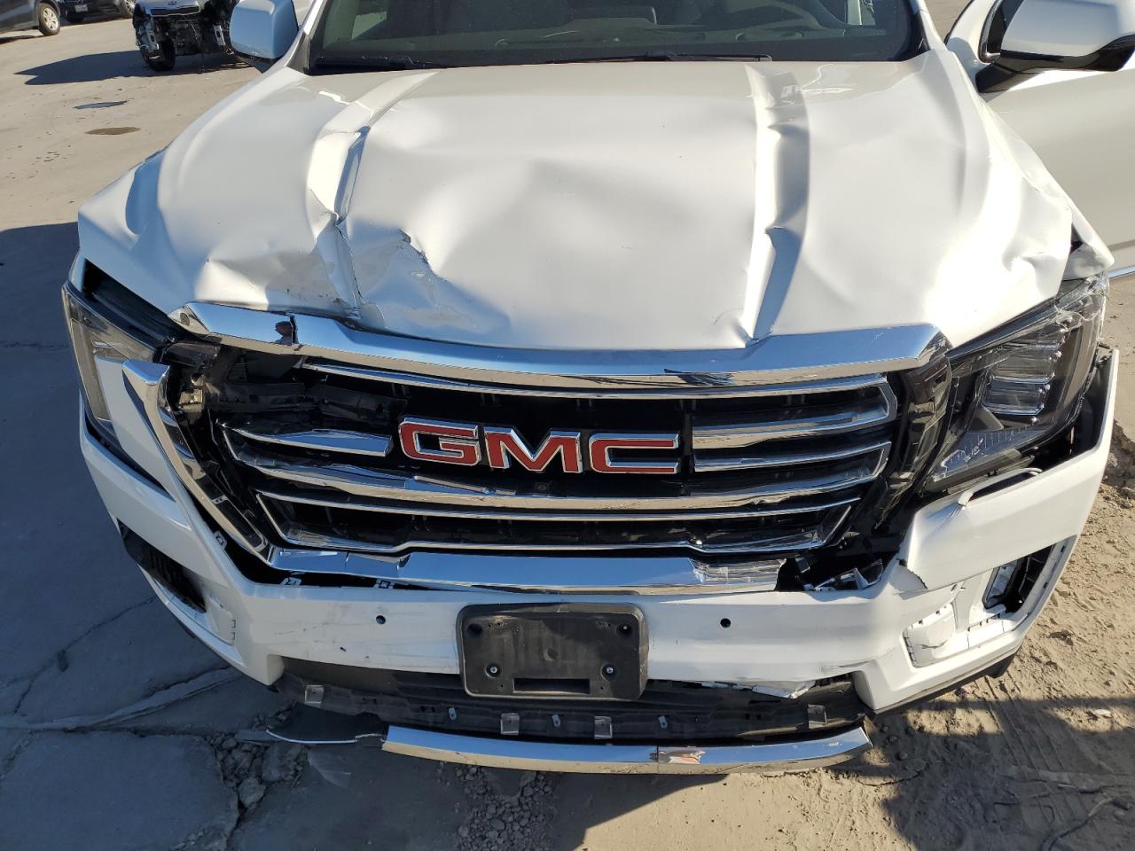2022 GMC YUKON SLT VIN:1GKS1BKD1NR259041