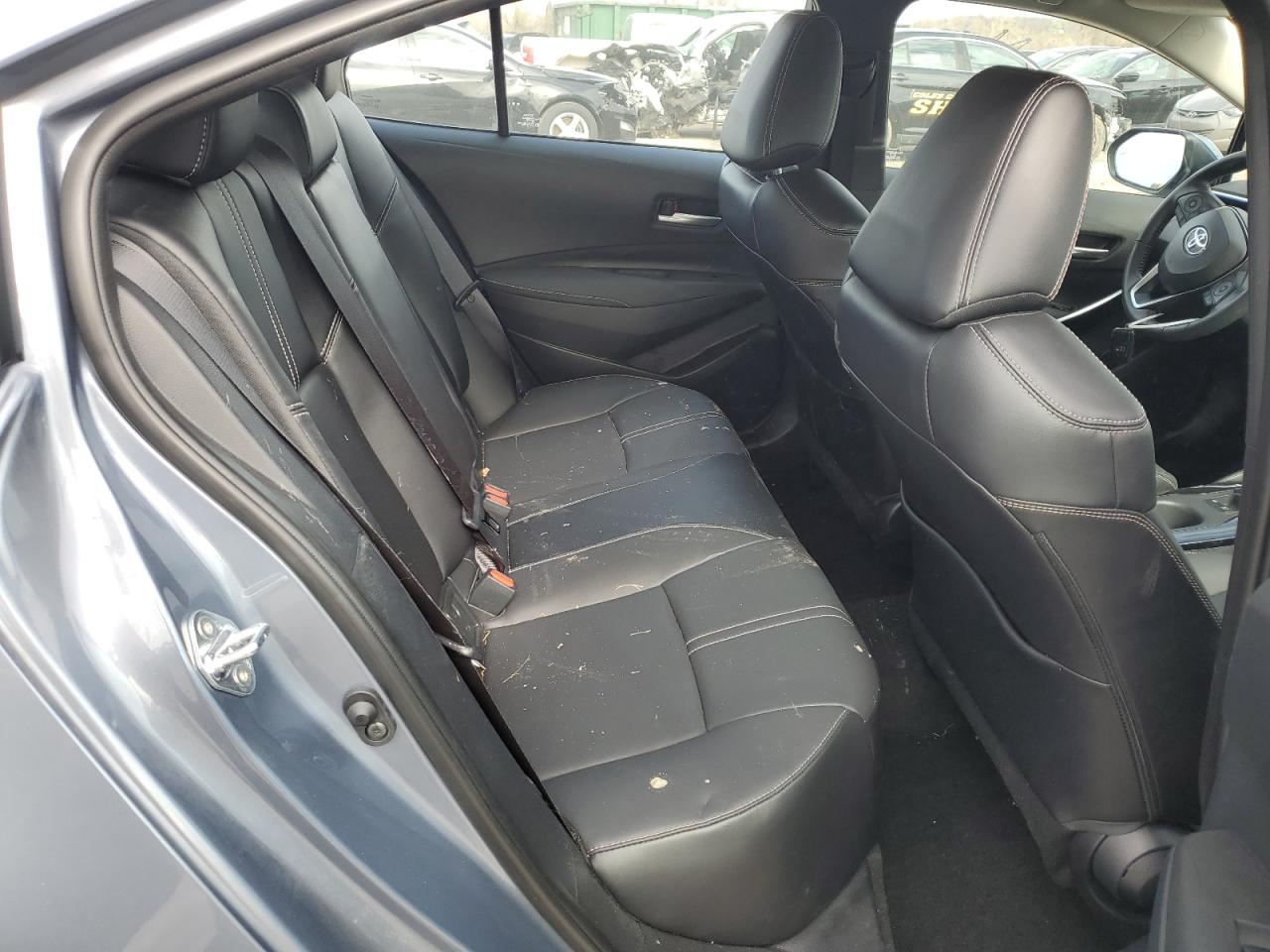 2022 TOYOTA COROLLA XLE VIN:5YFFPMAE1NP289510