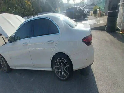 2022 Mercedes-Benz E 220 VIN: