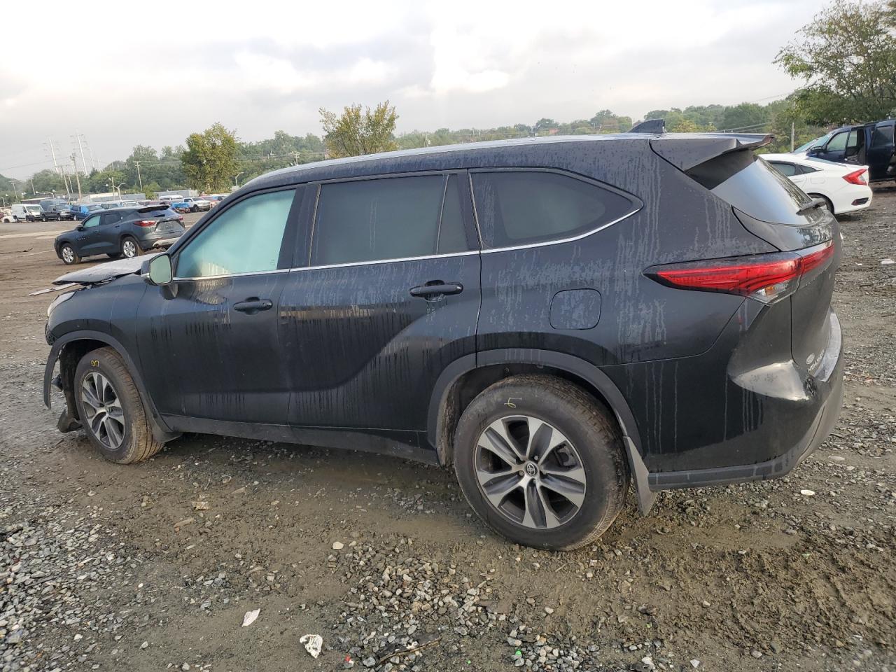 2022 TOYOTA HIGHLANDER XLE VIN:5TDHZRBH2NS176455