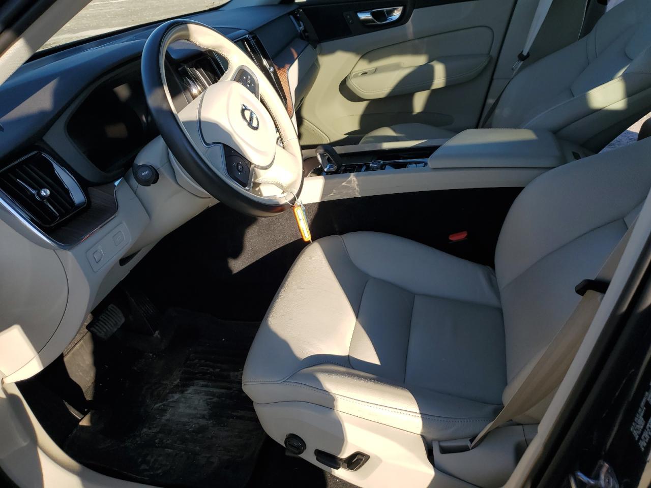 2022 VOLVO XC60 B5 MOMENTUM VIN:YV4L12RK8N1904414