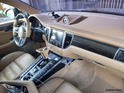 2014 Porsche Macan VIN: