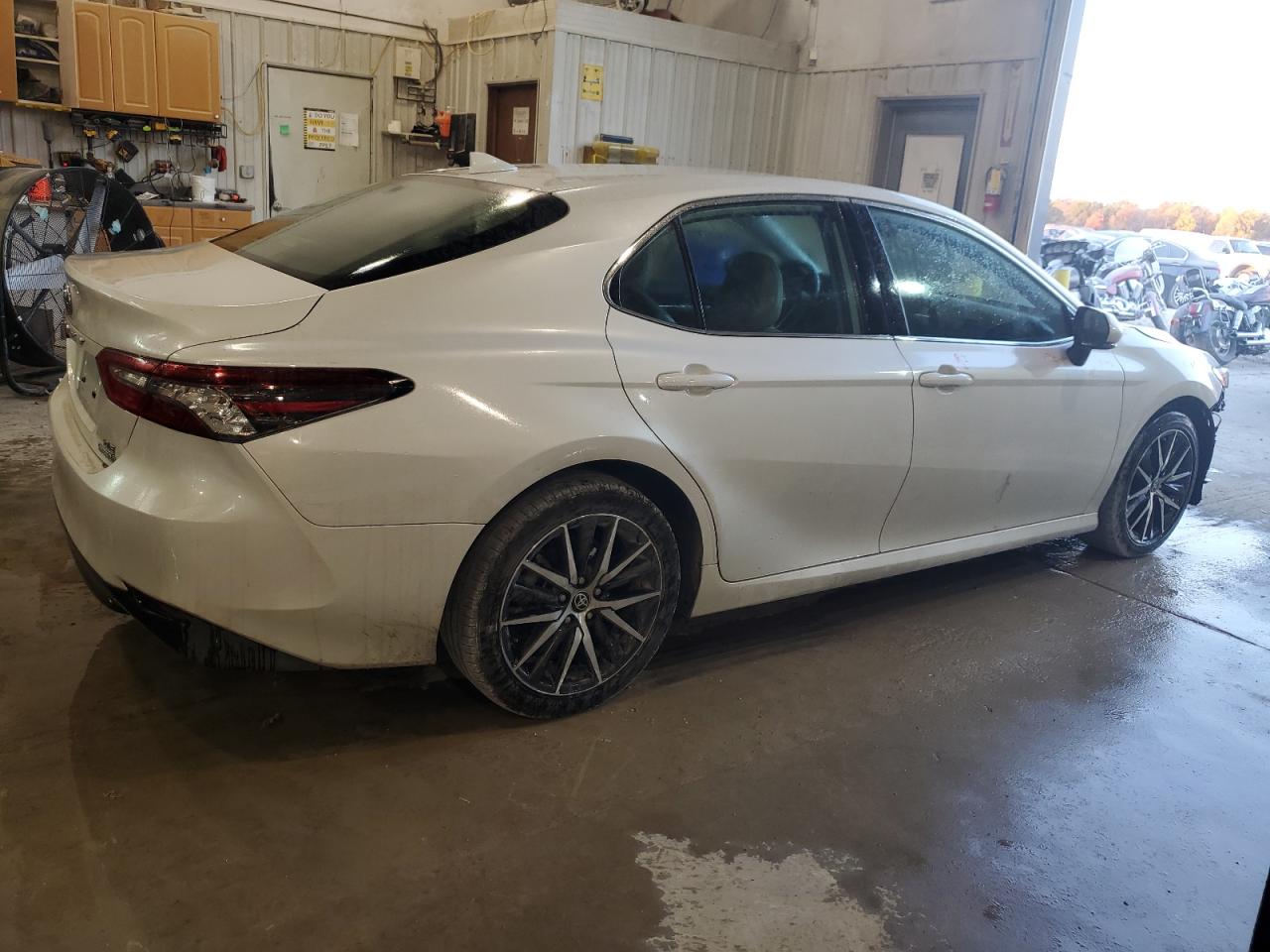 2022 TOYOTA CAMRY XLE VIN:4T1F31AK3NU585465