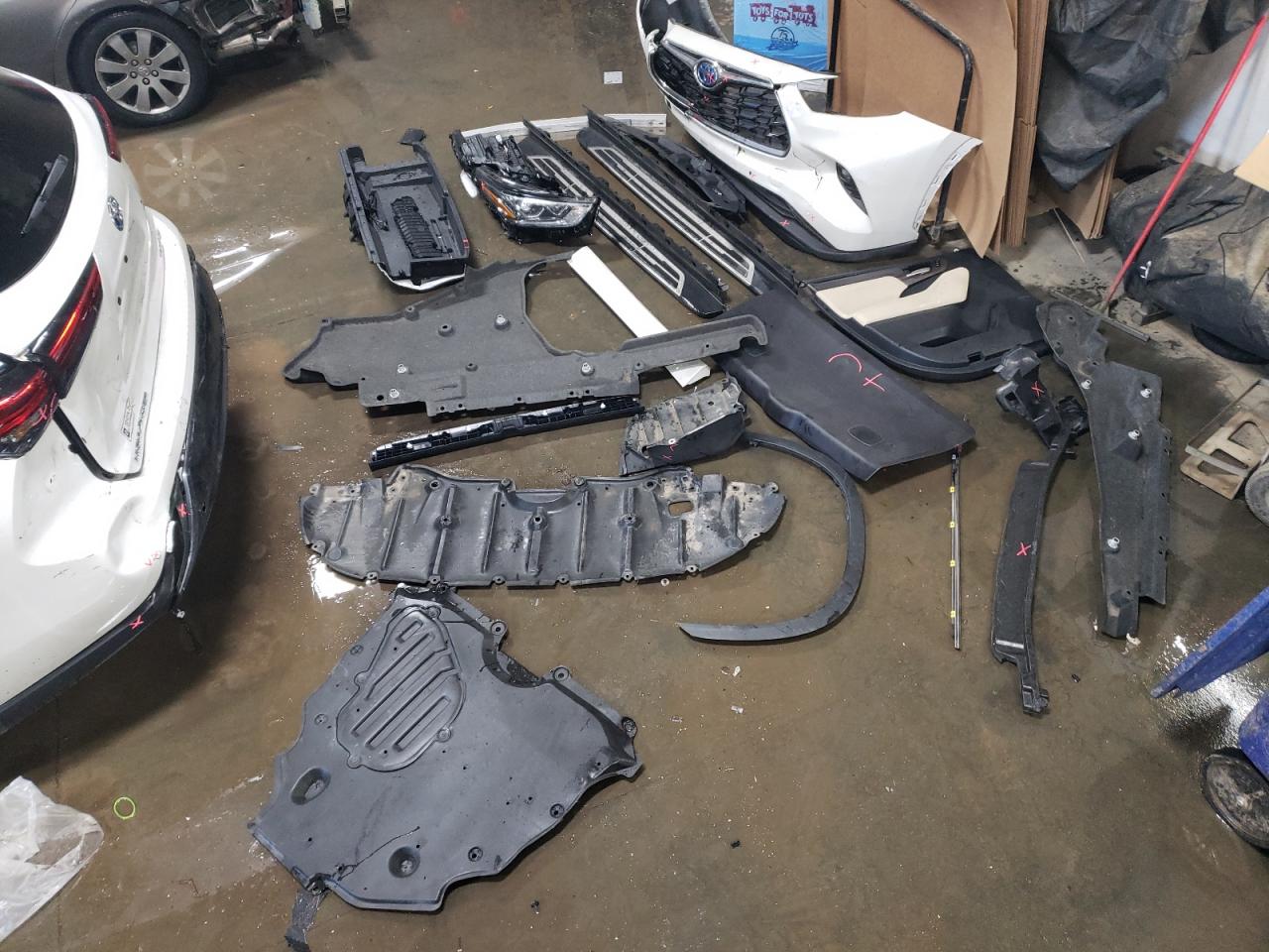 2023 TOYOTA HIGHLANDER HYBRID LIMITED VIN:5TDXBRCH1PS583698