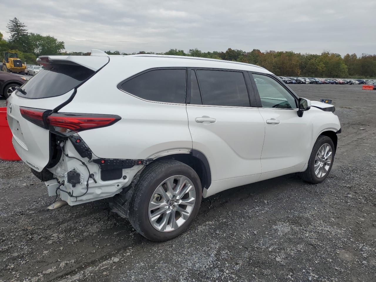 2022 TOYOTA HIGHLANDER LIMITED VIN:5TDDZRBH9NS217436