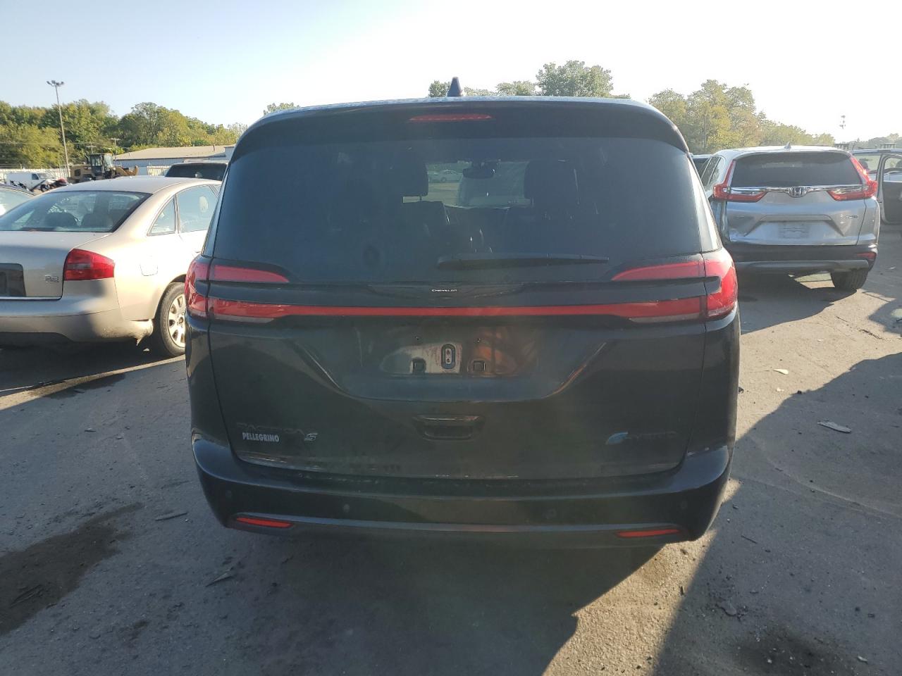 2022 CHRYSLER PACIFICA HYBRID TOURING L VIN:2C4RC1L78NR111048