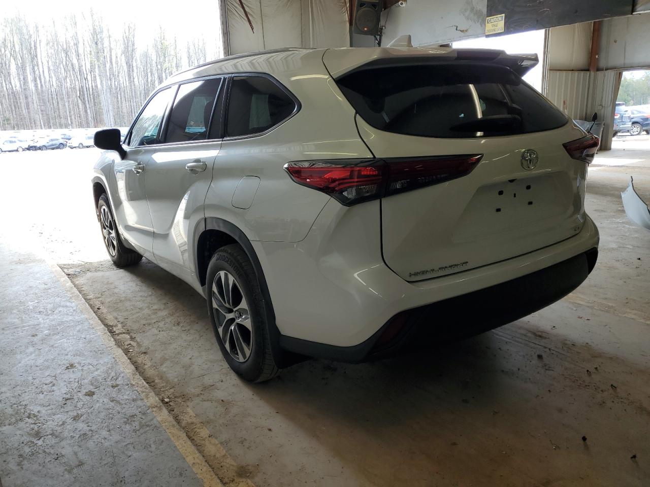 2022 TOYOTA HIGHLANDER XLE VIN:5TDGZRAH1NS140768