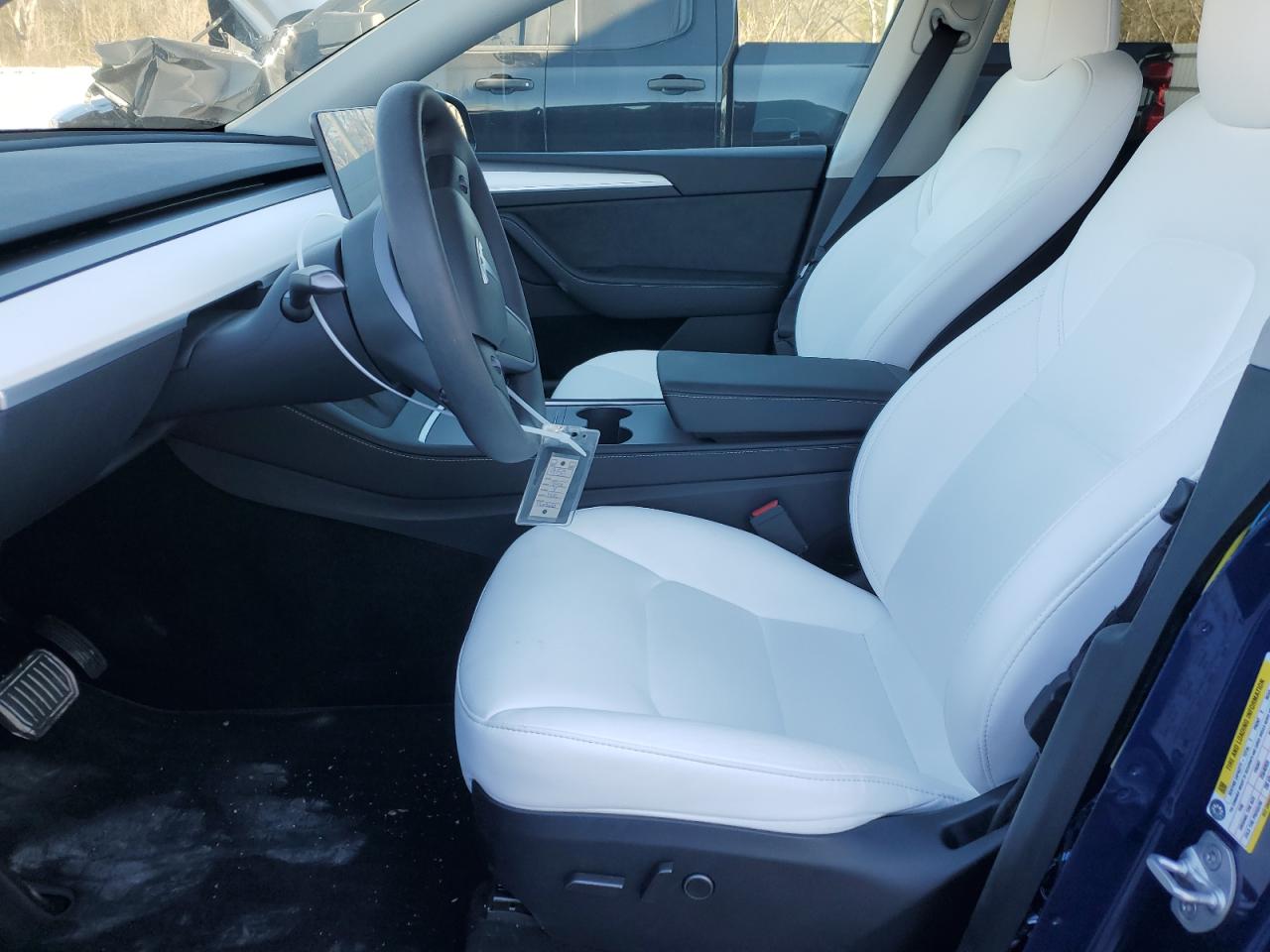 2024 TESLA MODEL Y  VIN:7SAYGAEE0RF051766