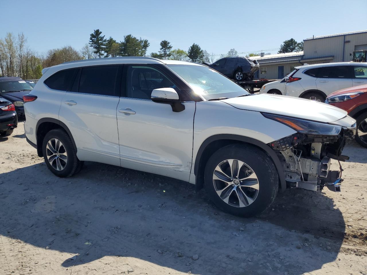 2022 TOYOTA HIGHLANDER XLE VIN:5TDGZRBH7NS585112