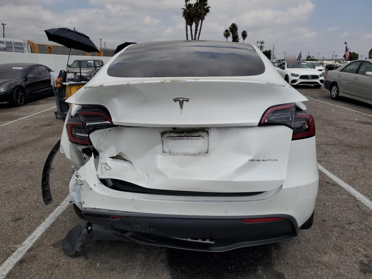 2022 TESLA MODEL Y  VIN:7SAYGDEE9NF367713