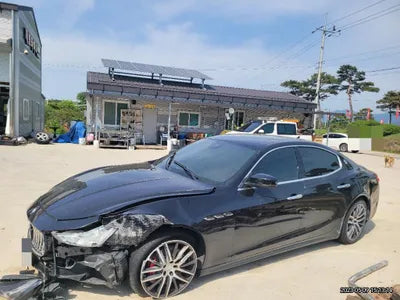 2017 Maserati Ghibli VIN: