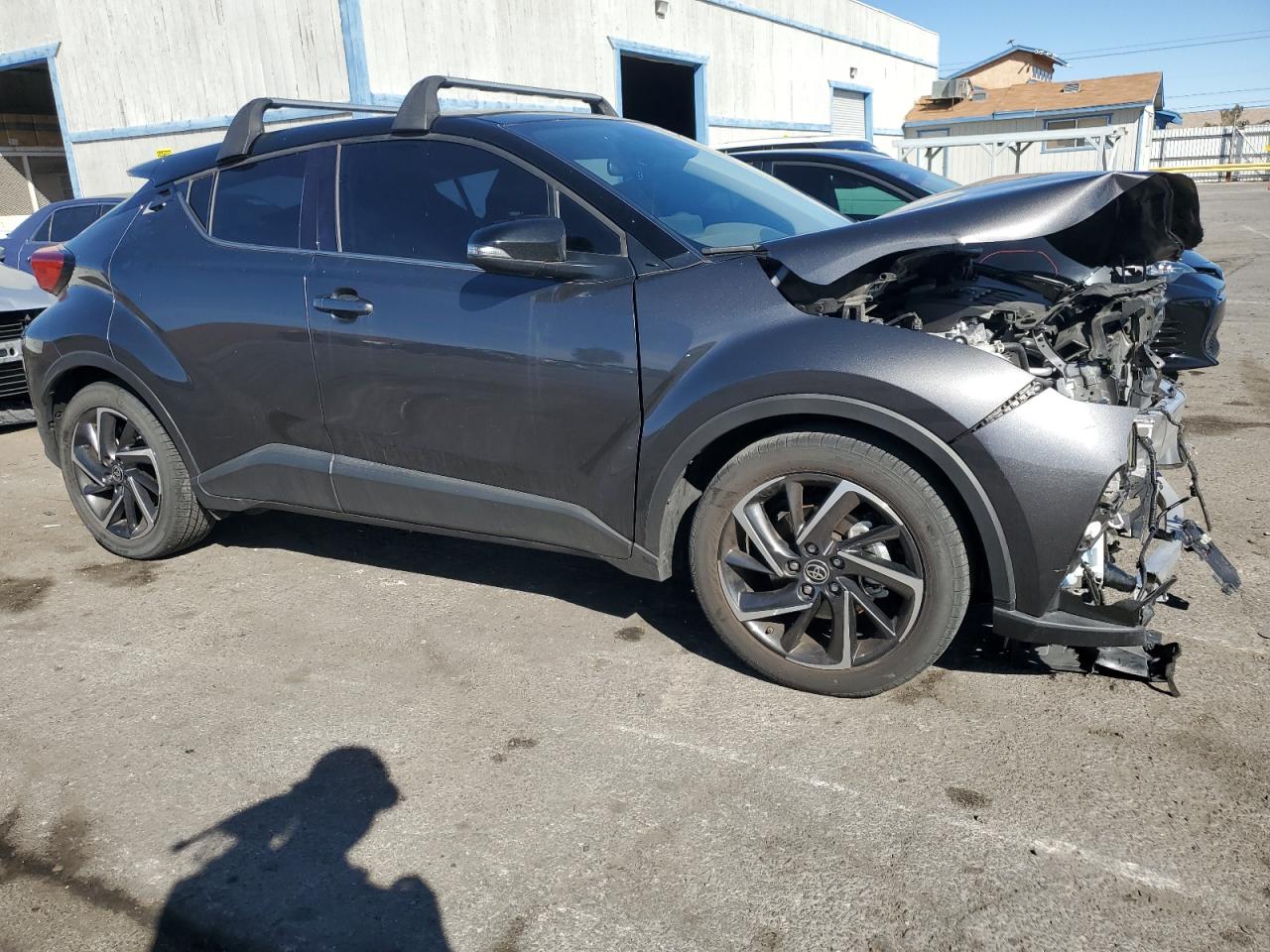 2022 TOYOTA C-HR XLE VIN:NMTKHMBX8NR144594