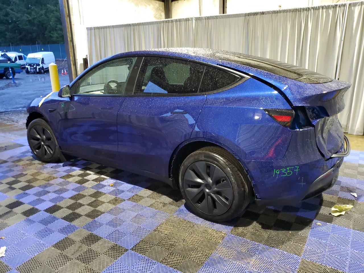2024 TESLA MODEL Y  VIN:7SAYGDEE6RF203020