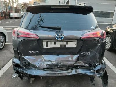 2017 Toyota RAV4 VIN: