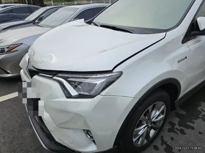 2017 Toyota RAV4 VIN: