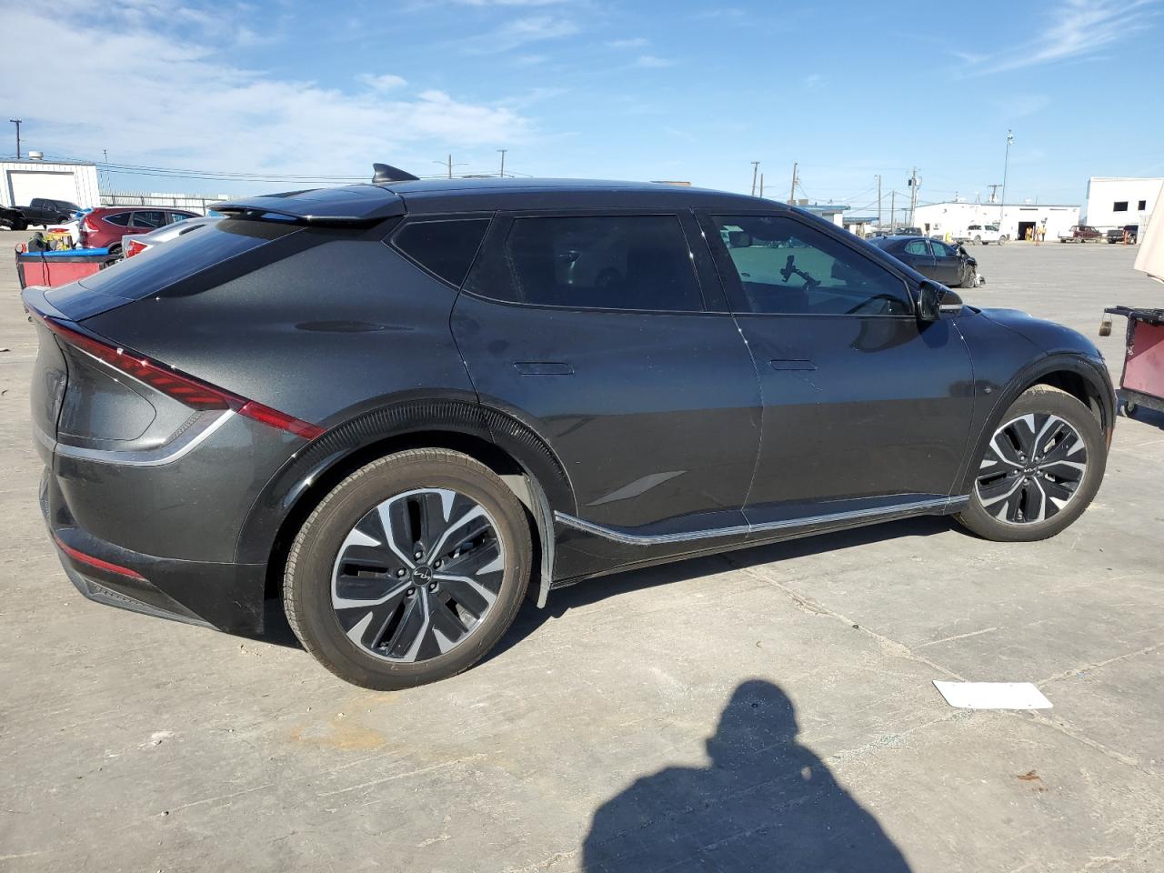 2022 KIA EV6 LIGHT VIN:KNDC34LA7N5059718