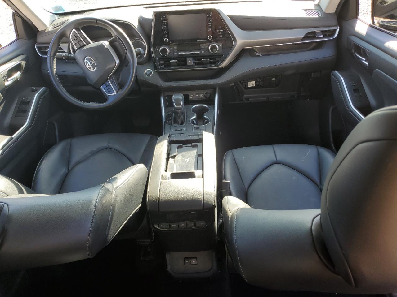 2022 TOYOTA HIGHLANDER XLE VIN:5TDGZRBH1NS579192