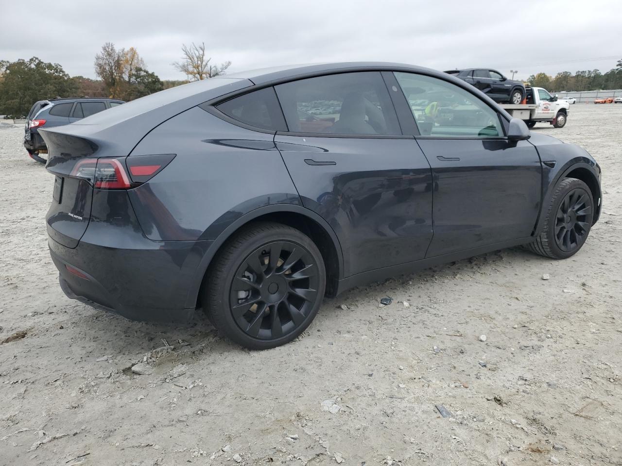 2024 TESLA MODEL Y  VIN:7SAYGAEE2RF068357