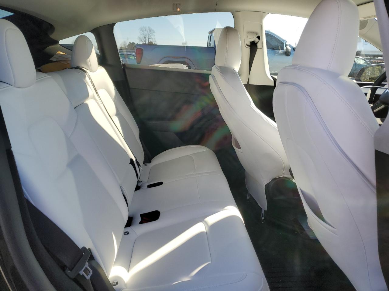 2024 TESLA MODEL Y  VIN:7SAYGDEE6RF995637