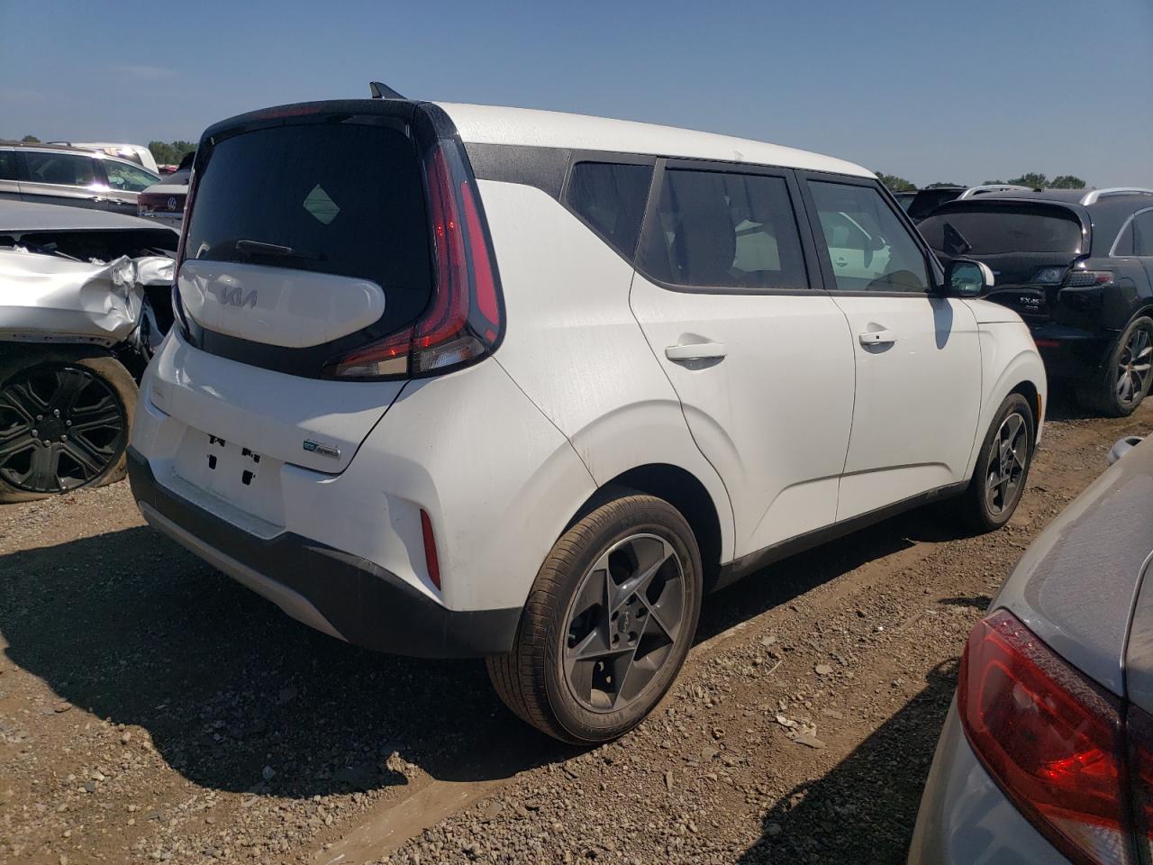 2023 KIA SOUL EX VIN:KNDJ33AU1P7894770