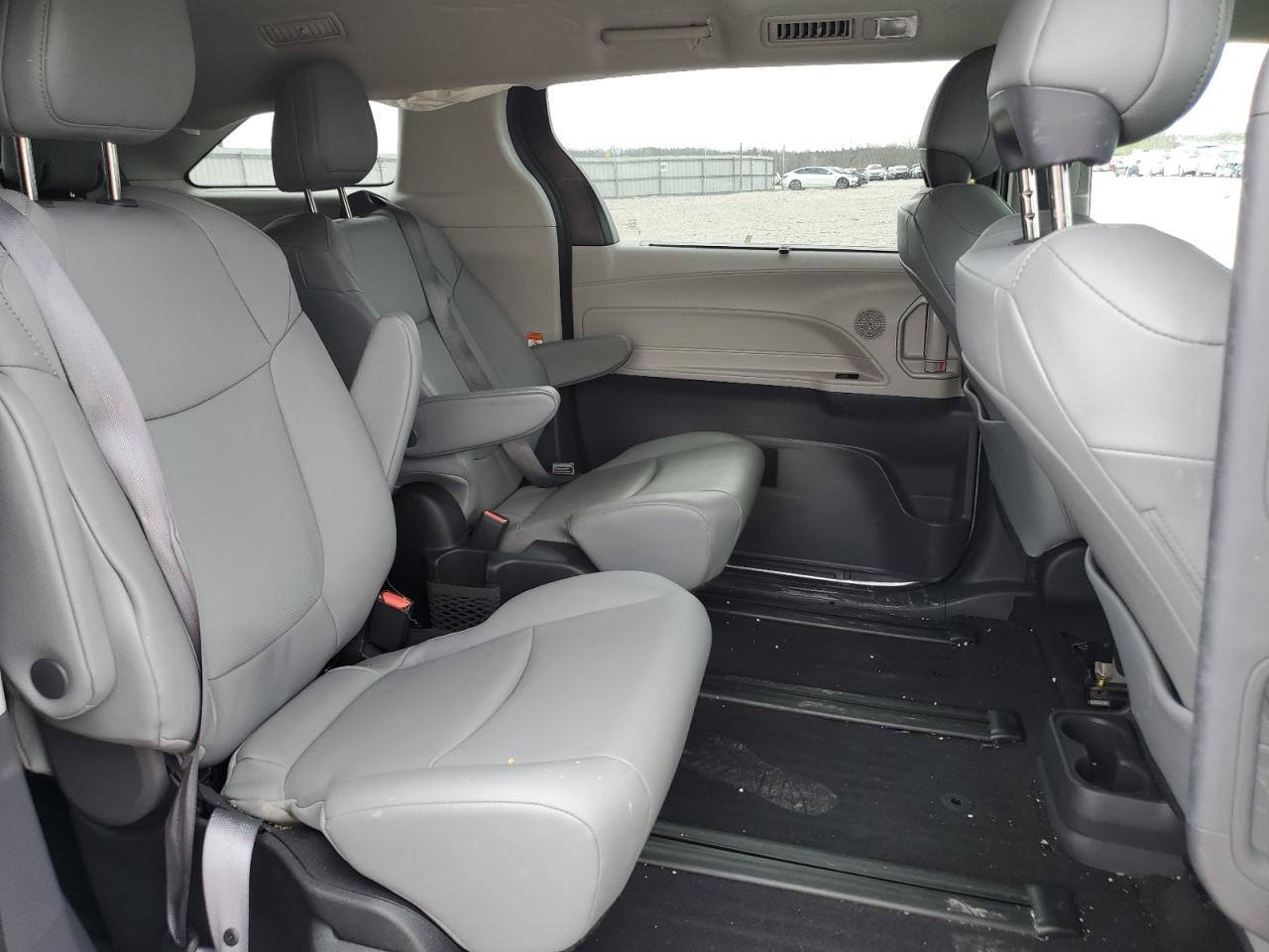 2022 TOYOTA SIENNA XLE VIN:5TDYSKFC0NS063131