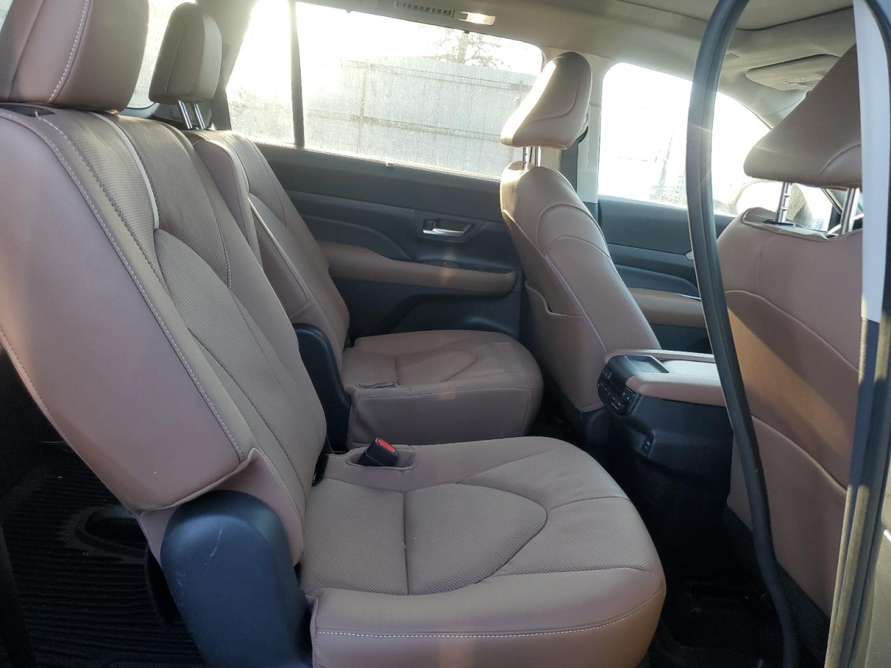 2024 TOYOTA GRAND HIGHLANDER XLE VIN:5TDAAAB53RS057738