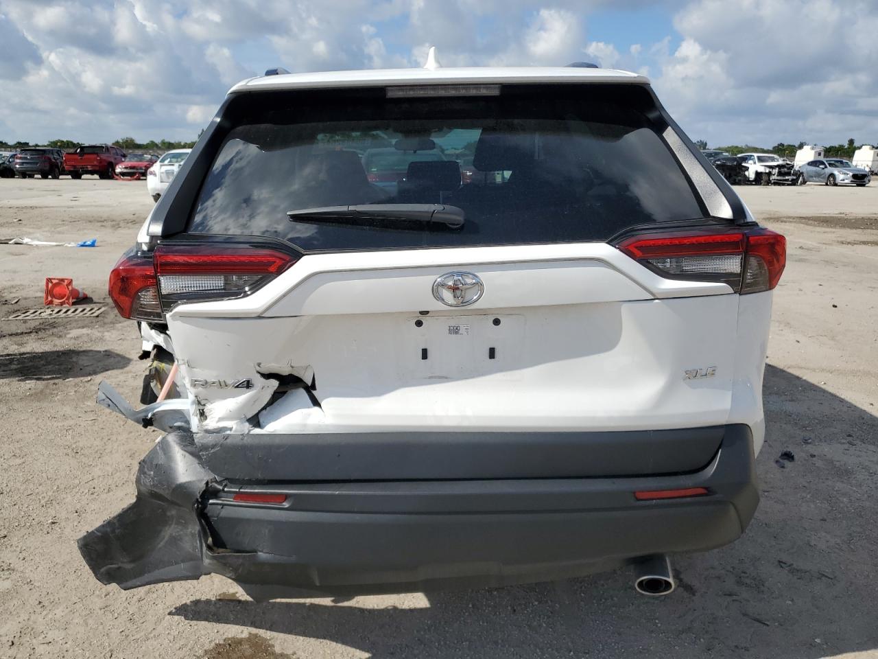 2024 TOYOTA RAV4 XLE VIN:2T3W1RFV9RW303043