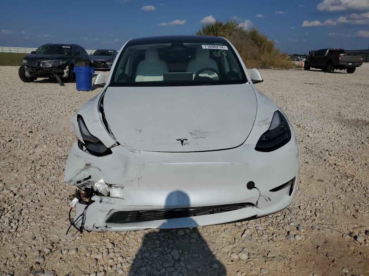 2023 TESLA MODEL Y  VIN:7SAYGDEE1PA147630