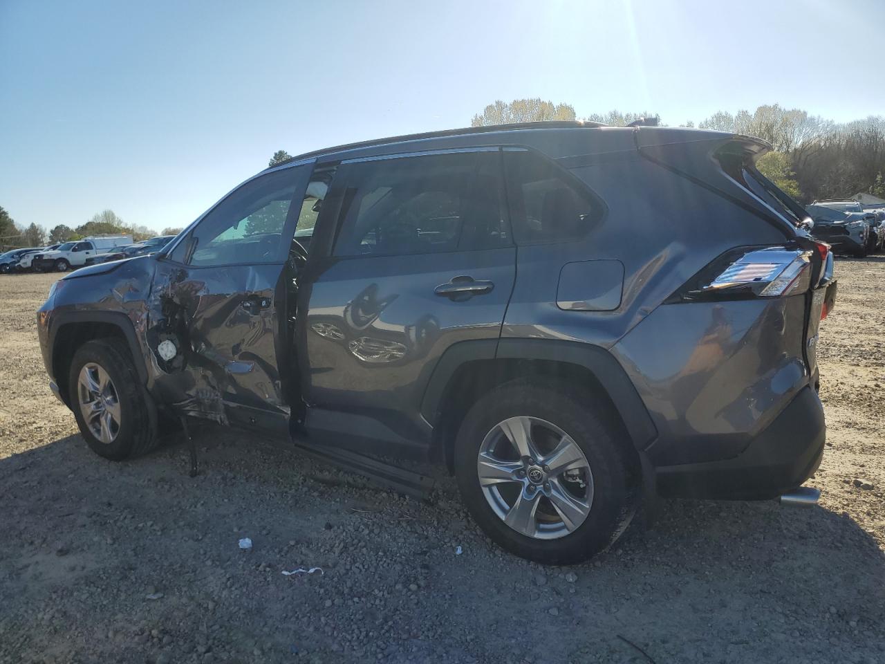 2022 TOYOTA RAV4 XLE VIN:2T3W1RFV0NC194743