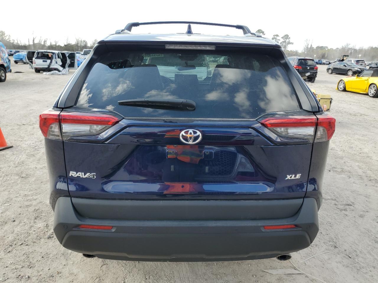 2024 TOYOTA RAV4 XLE PREMIUM VIN:2T3C1RFV3RW301596